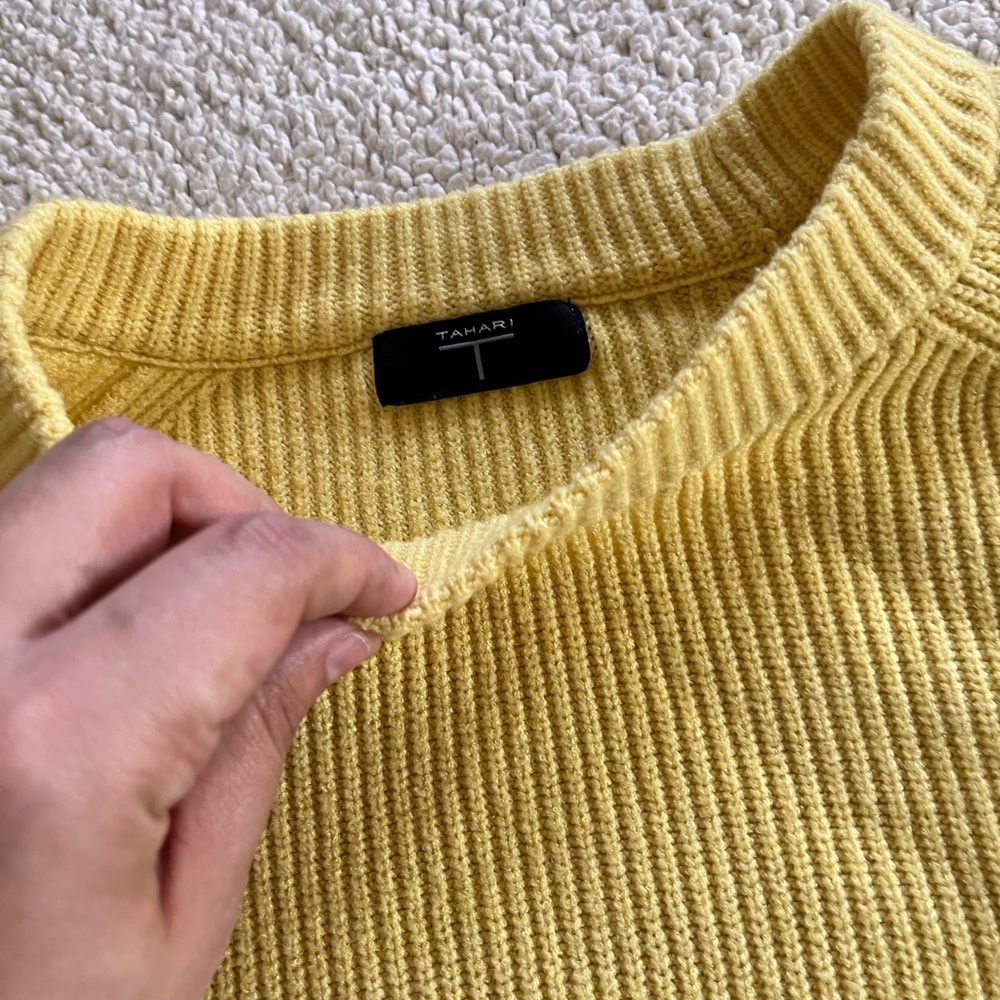 Tahari Yellow preppy retro  Ribbed Crew Neck Sweater M - Picture 2 of 7